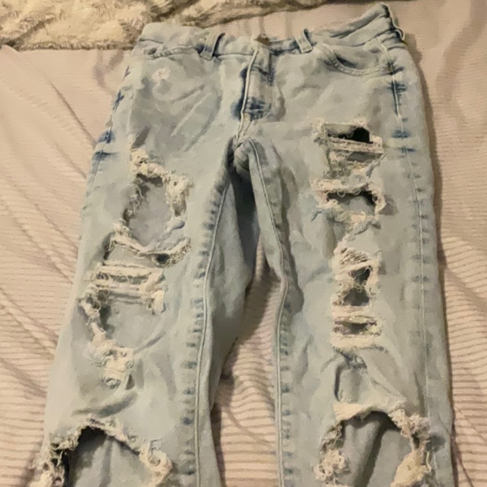 Super cute super skinny ripped jeans